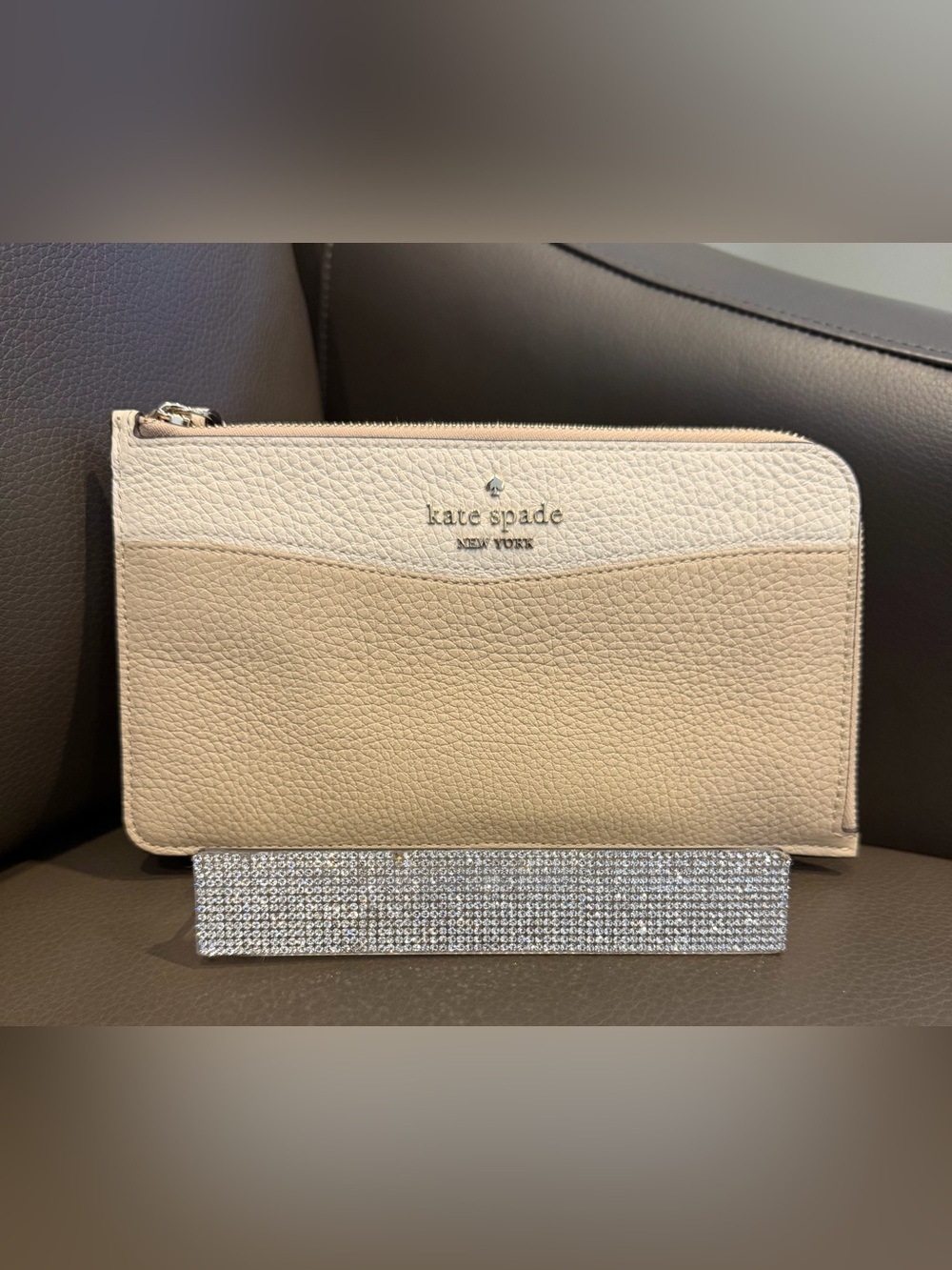 kate spade New York Two-Tone Beige and Cream Pebbled Leather Large‎ Zip Wristlet